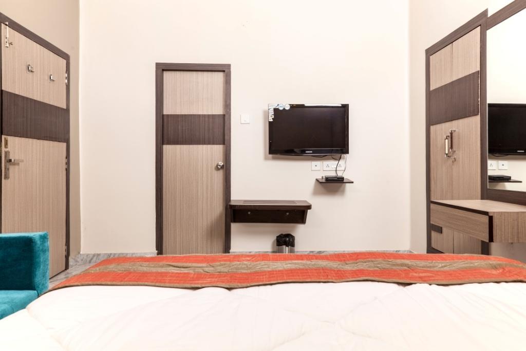 Simi International - The Imperial - Cf-400 Hotel Liluah Room photo