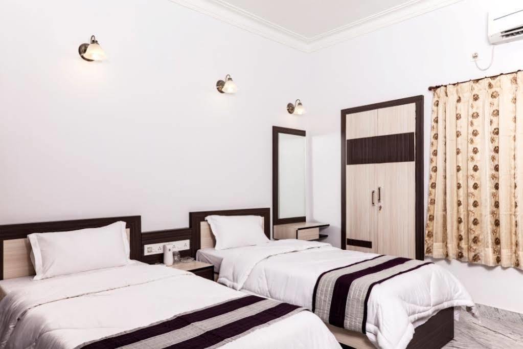 Simi International - The Imperial - Cf-400 Hotel Liluah Exterior photo